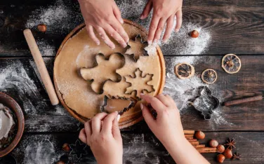 Weihnachtskekse ausstechen ausstechformen guetzli