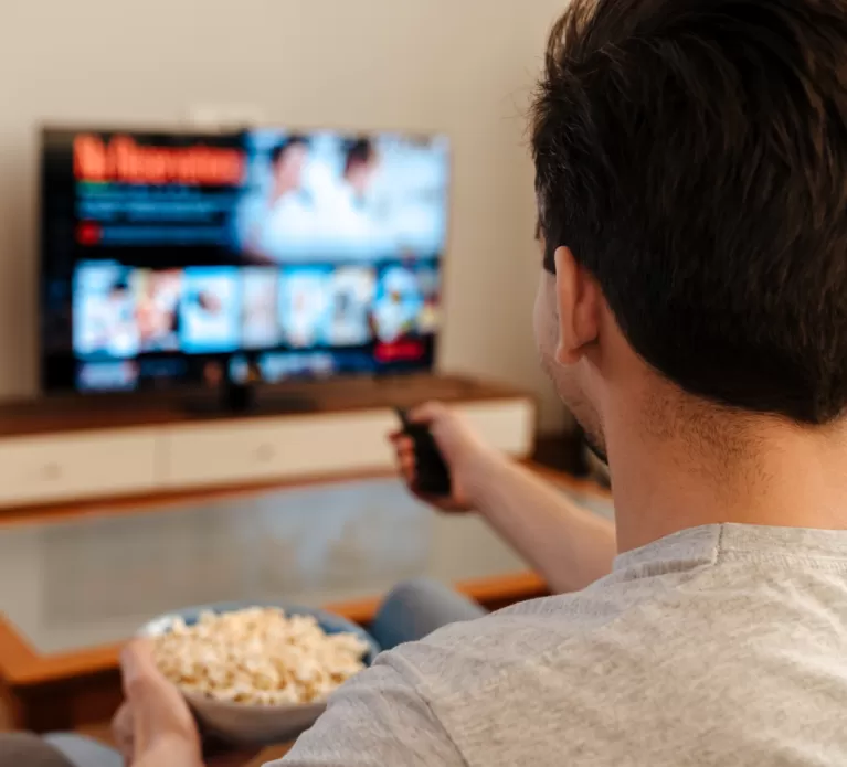 Fernseher mit Fernbedienung