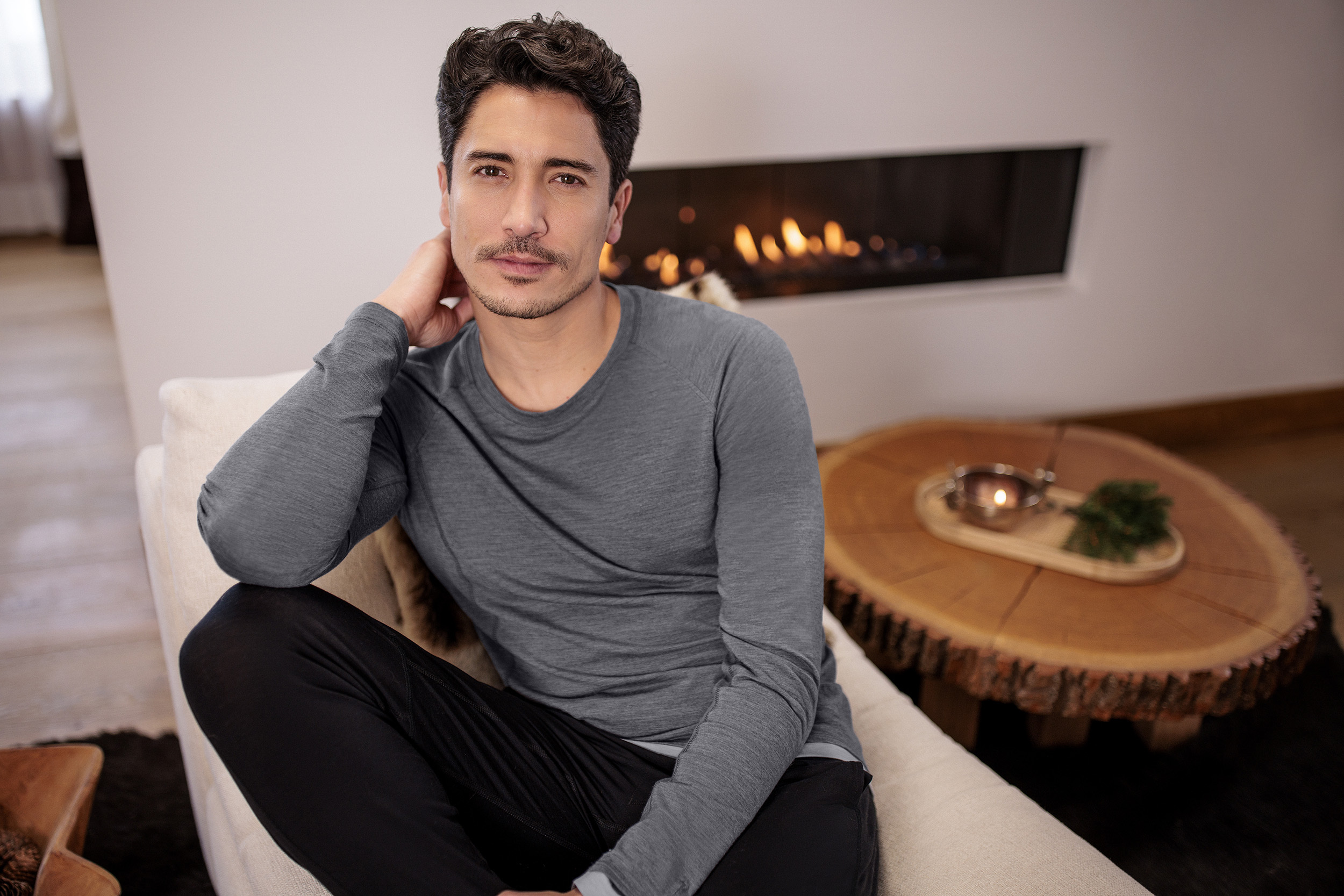 Stay-Warm_Men_LS-Top_Dark-grey-melange_Pants_Black