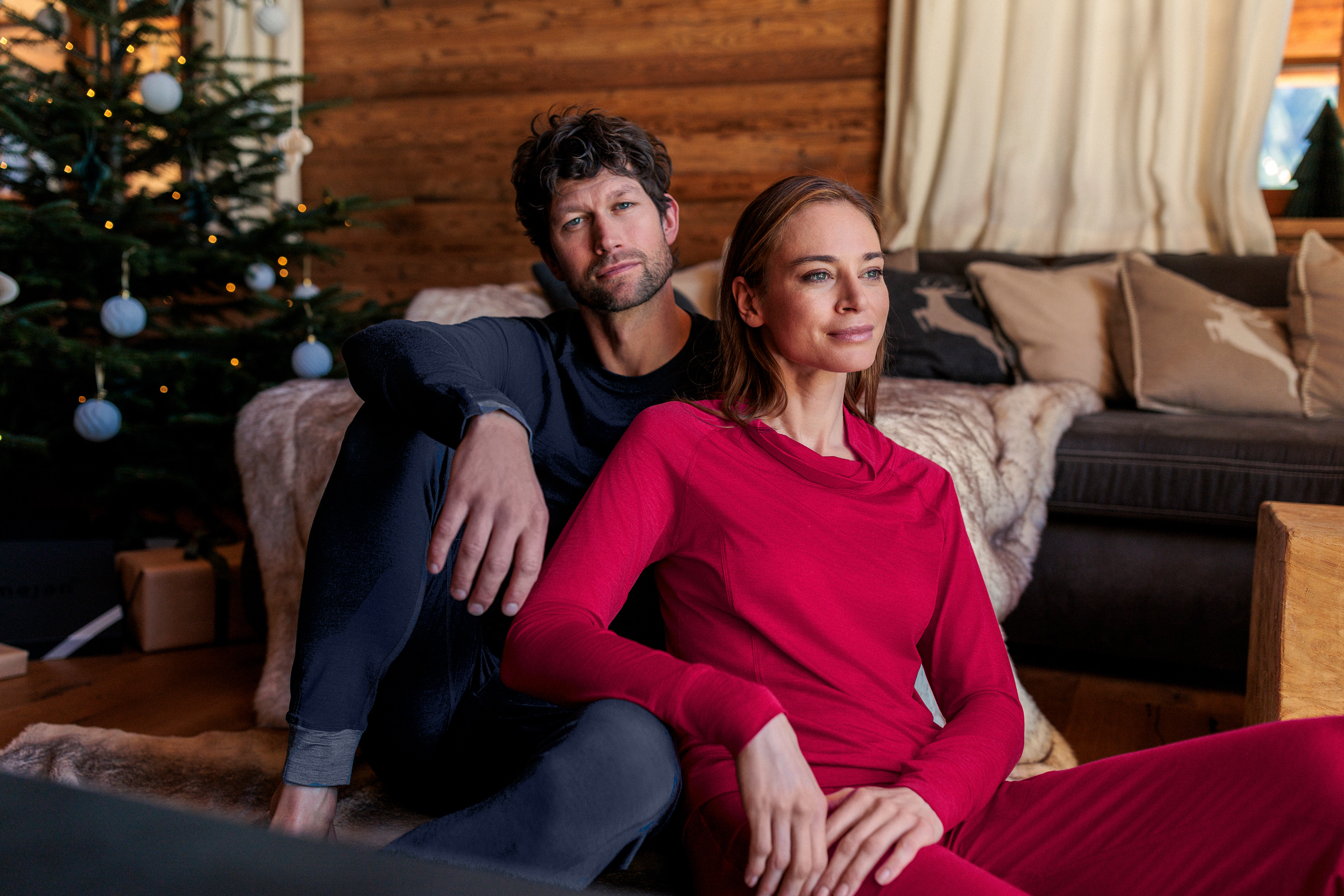 Stay-warm-couple_long-set_winter-cherry_Christmas